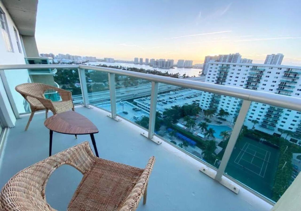 Zen Vacation Rentals Modern Penthouse Across Ocean Miami Beach Exterior foto